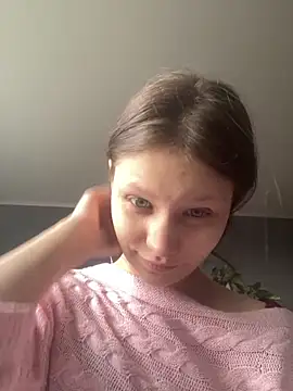 Snapshot of Lunliss chatting on 11-16-25, 10:43 Lunliss online show from 11-16-25, 10:43