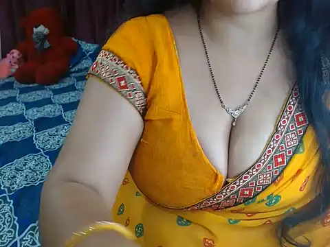 Snapshot of Hot_anika_ chatting on 06-15-26, 09:11 Hot anika online show from 06-15-26, 09:11