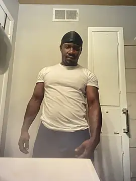 Snapshot of Moneyman5ive chatting on 06-29-26, 05:02 Moneyman5ive online show from 06-29-26, 05:02