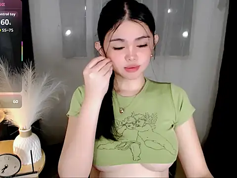 Snapshot of Bianca_cedine12 chatting on 04-27-26, 10:52 Bianca cedine12 online show from 04-27-26, 10:52