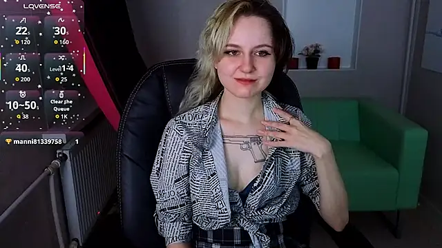 girl next doorr online show from 10-25-25, 01:07