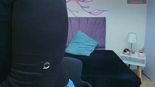 Lia Blake  online show from 11-15-25, 12:13