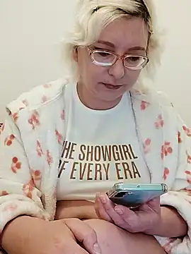 VikaKing online show from 11-04-25, 04:11