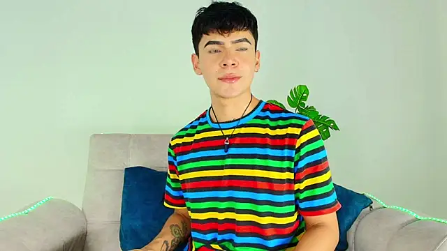 CamiiGuzmanX online show from 09-25-25, 07:28