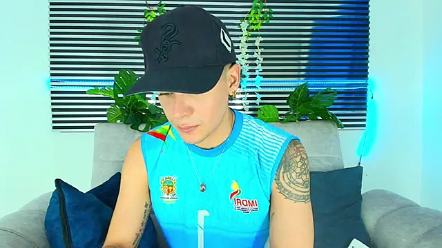 CamiiGuzmanX online show from 02-10-26, 08:02