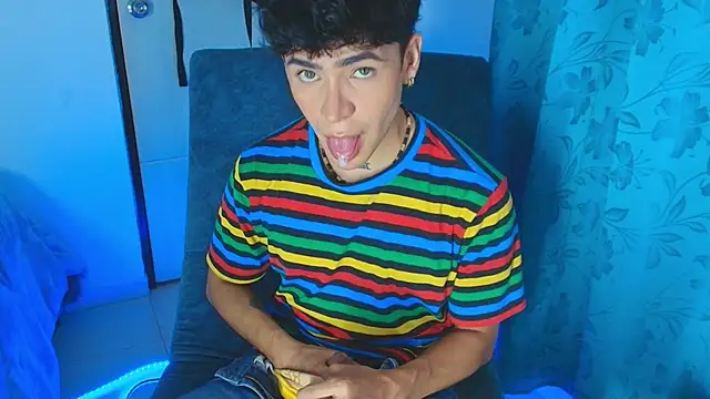 CamiiGuzmanX online show from 06-22-26, 09:34