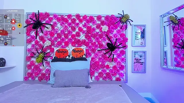 Snapshot of hannah_miller_1 chatting on 10-24-25, 12:01 hannah miller 1 online show from 10-24-25, 12:01