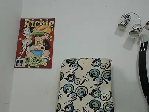 Thomasjons  online show from 10-10-25, 03:16