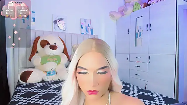 Snapshot of baby_cleo chatting on 09-18-25, 12:12 baby cleo online show from 09-18-25, 12:12