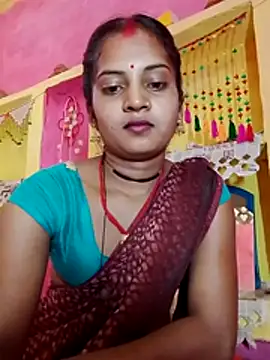 Snapshot of Hot_bbbb chatting on 04-22-26, 06:27 Hot bbbb online show from 04-22-26, 06:27