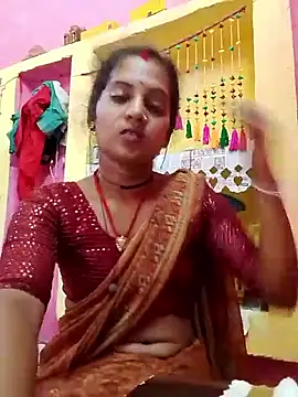Snapshot of Hot_bbbb chatting on 04-25-26, 10:40 Hot bbbb online show from 04-25-26, 10:40