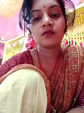 Snapshot of Hot_bbbb chatting on 05-01-26, 04:17 Hot bbbb online show from 05-01-26, 04:17