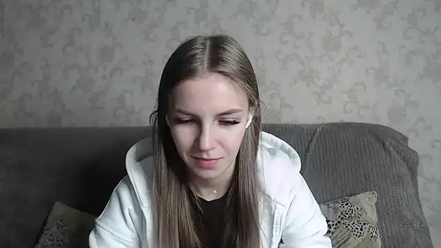 HitGyrl online show from 03-04-26, 01:11