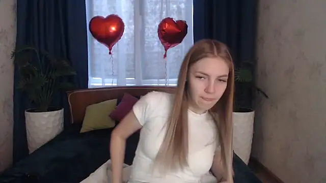 HitGyrl online show from 03-17-26, 01:10