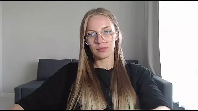 Snapshot of HitGyrl chatting on 07-08-26, 07:13 HitGyrl online show from 07-08-26, 07:13