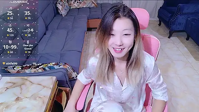 Snapshot of Deserve_E chatting on 10-07-25, 01:08 Deserve E online show from 10-07-25, 01:08