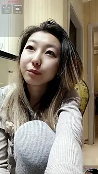 Snapshot of Deserve_E chatting on 11-24-25, 02:39 Deserve E online show from 11-24-25, 02:39