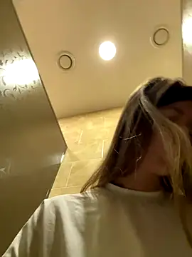 ElliRose online show from 09-30-25, 05:56