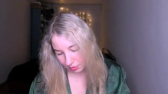 Snapshot of NancySanders chatting on 04-24-26, 07:05 NancySanders online show from 04-24-26, 07:05