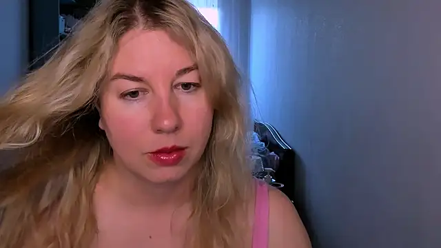 Snapshot of NancySanders chatting on 06-10-26, 02:01 NancySanders online show from 06-10-26, 02:01
