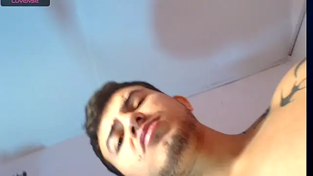 Luna logan online show from 10-20-25, 02:06