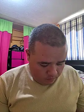 Snapshot of Chimbo-1996 chatting on 04-28-26, 08:47 Chimbo-1996 online show from 04-28-26, 08:47