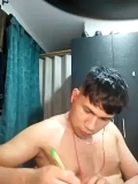 Snapshot of axelvega_ chatting on 03-08-26, 05:22 axelvega online show from 03-08-26, 05:22