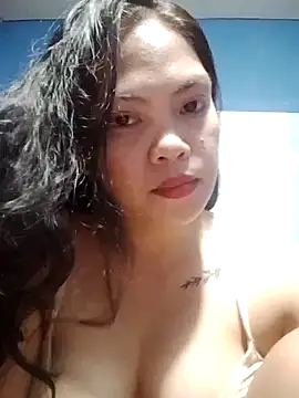 Snapshot of missluvv chatting on 09-23-25, 02:20 missluvv online show from 09-23-25, 02:20