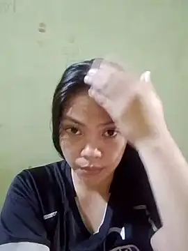 Snapshot of missluvv chatting on 10-17-25, 01:35 missluvv online show from 10-17-25, 01:35