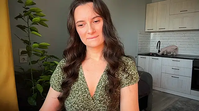 Luna Raee online show from 09-23-25, 07:55