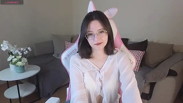 EsmaWonka online show from 11-13-25, 07:18