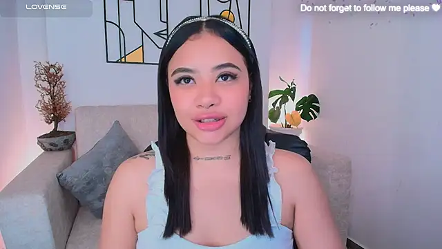 nicemiiaa7  online show from 02-12-26, 01:17