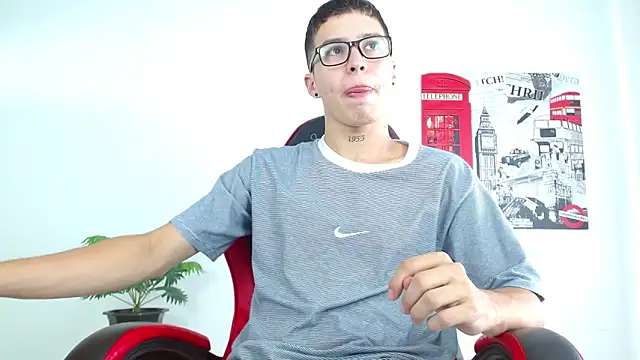 Cumandres18 online show from 09-26-25, 01:48