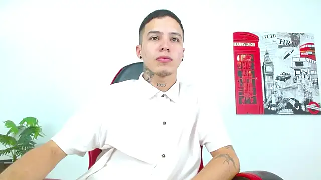 Cumandres18 online show from 05-19-26, 03:07