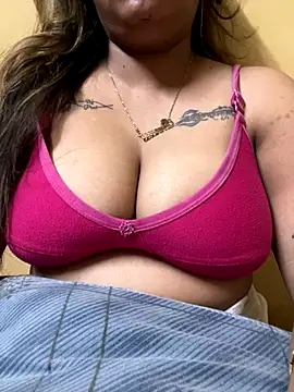 Shiny HOT01 online show from 10-31-25, 08:21