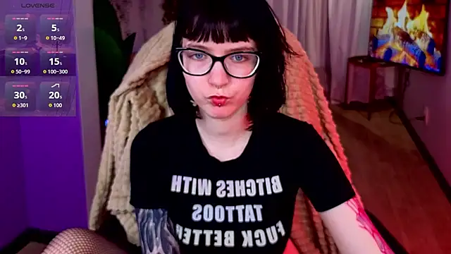 HazelTompson online show from 07-25-26, 12:14