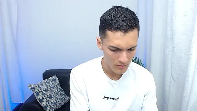 Matiius18 online show from 10-23-25, 01:43