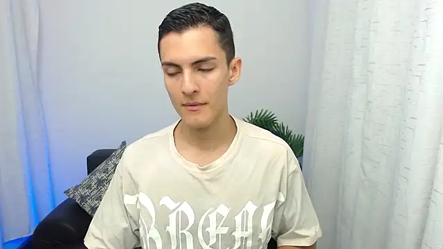 Matiius18 online show from 11-21-25, 01:54