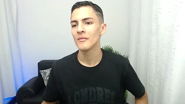 Matiius18 online show from 11-22-25, 01:54