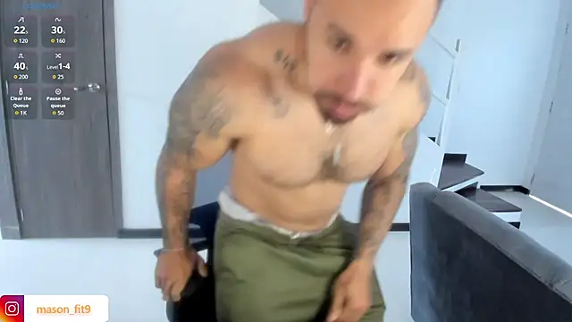 Snapshot of mason_fit chatting on 04-28-26, 12:32 mason fit online show from 04-28-26, 12:32