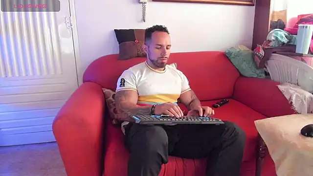 Snapshot of mason_fit chatting on 07-08-26, 03:38 mason fit online show from 07-08-26, 03:38