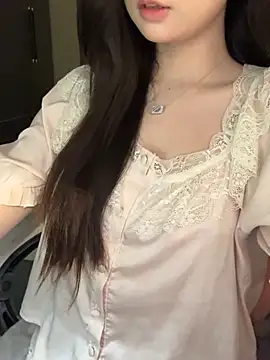 Snapshot of Nana_kute20 chatting on 06-19-26, 05:28 Nana kute20 online show from 06-19-26, 05:28