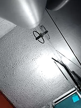 Snapshot of Rolito69 chatting on 10-18-25, 06:19 Rolito69 online show from 10-18-25, 06:19