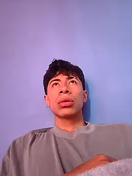 Snapshot of Rolito69 chatting on 11-02-25, 06:54 Rolito69 online show from 11-02-25, 06:54