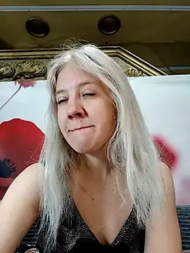 Snapshot of HeronDenni chatting on 10-25-25, 05:37 HeronDenni online show from 10-25-25, 05:37