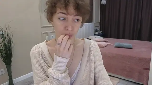 daniellia  online show from 10-14-25, 08:59