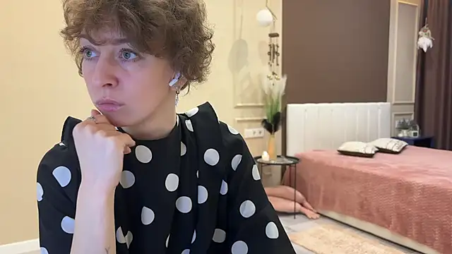 daniellia  online show from 11-15-25, 09:17