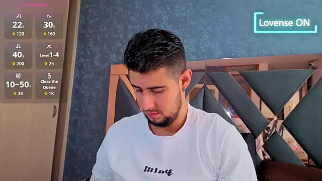 Snapshot of ryan_evanss chatting on 09-28-25, 04:12 ryan evanss online show from 09-28-25, 04:12