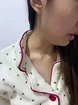 MengMeng0515 online show from 12-18-25, 01:39