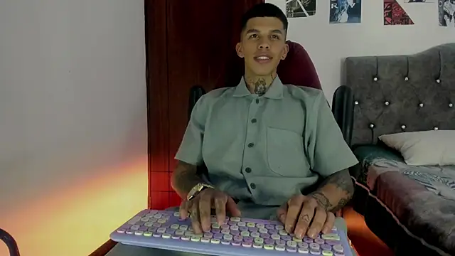 Savajelust online show from 12-18-25, 04:24